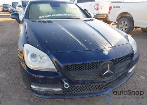 2015 Mercedes-Benz Slk 250 z USA, uszkodzony, nr VIN WDDPK4HA7FF096864
